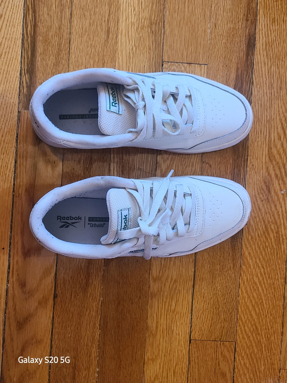 Reebok Court Advance Sneakers in white and green - Women's s7.5